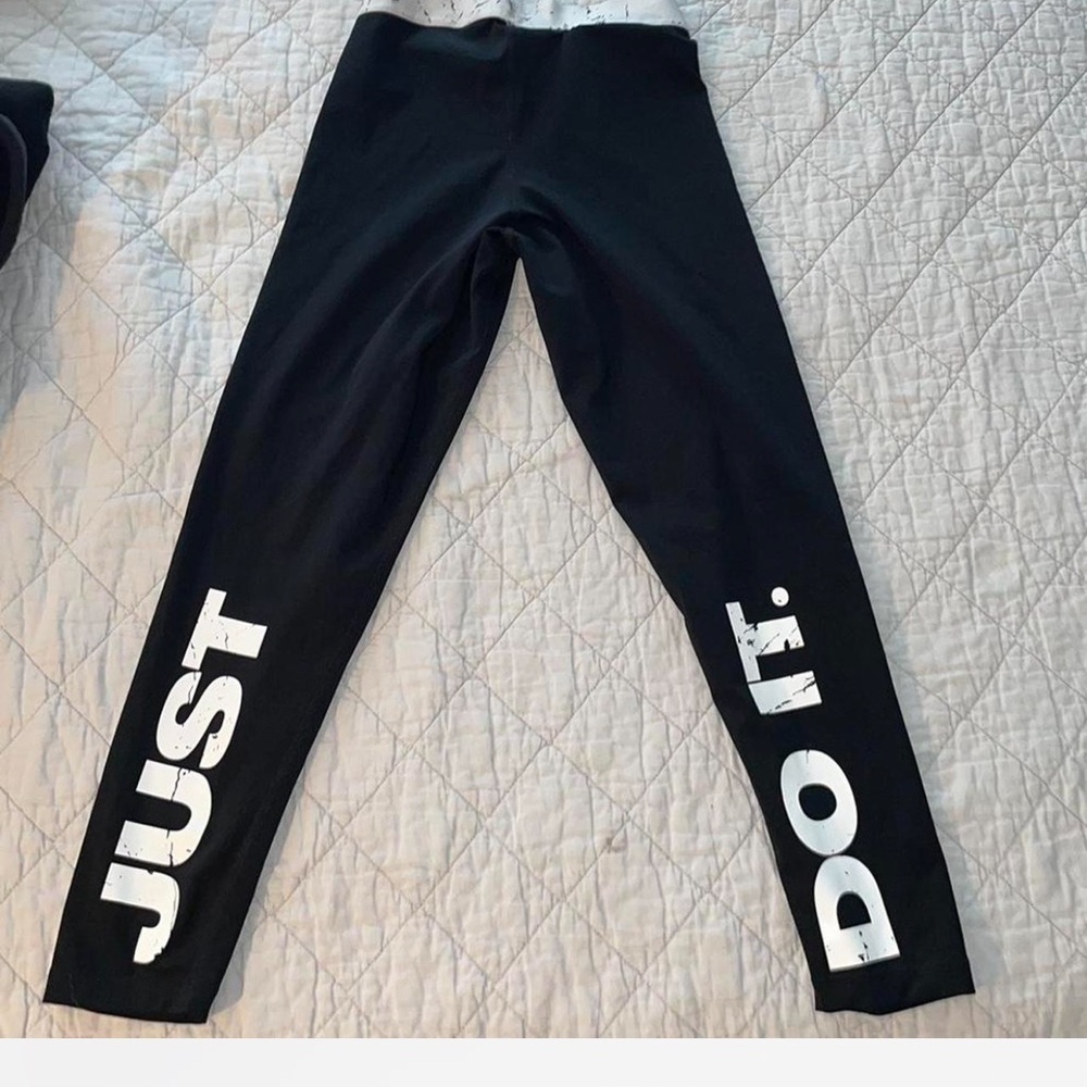 Nike  Navy Leggings with Bold Print - Picture 4 of 5